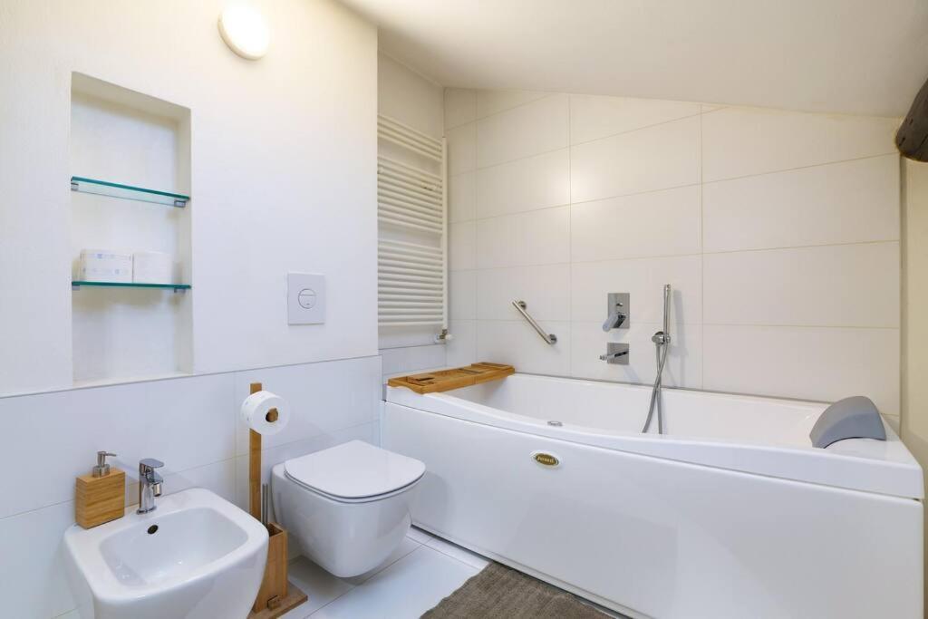 Primopiano - Battaglia B Apartment Milan Luaran gambar